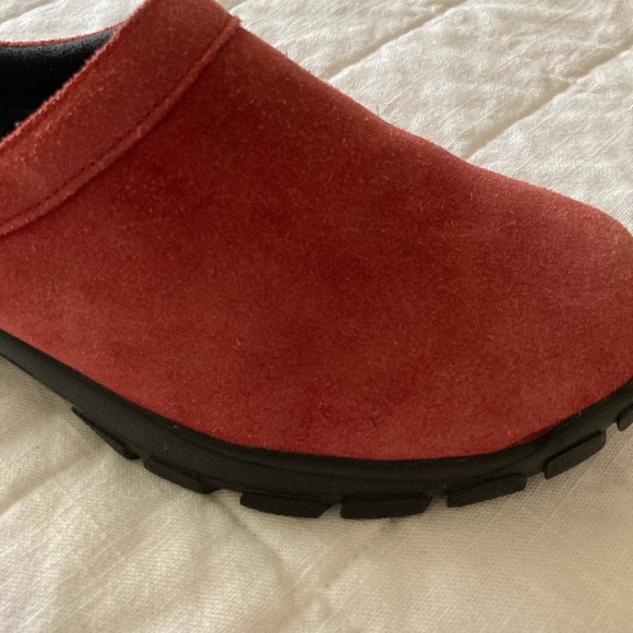 Lands End Suede Clogs Size 7 - Picture 4 of 5